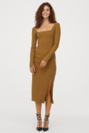  Robe moulante côtelée 16.99 €