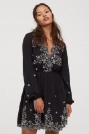  Robe brodée 19.99 €