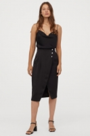  Jupe portefeuille en satin 17.99 €