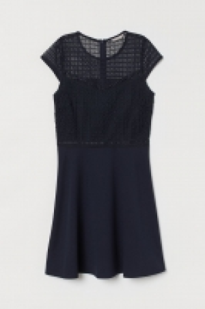  Robe à mancherons 14.99 €