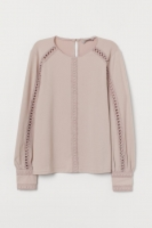  Blouse avec dentelle 17.99 €