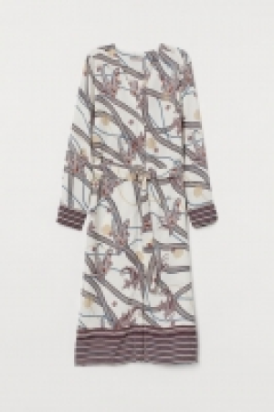  Robe avec ceinture 17.99 €