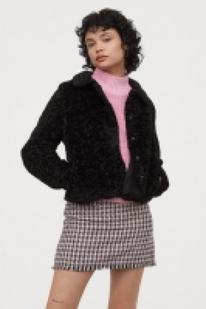  Jupe courte 17.99 €