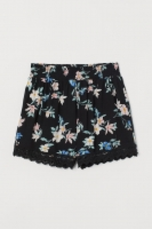  Short ample 8.99 €