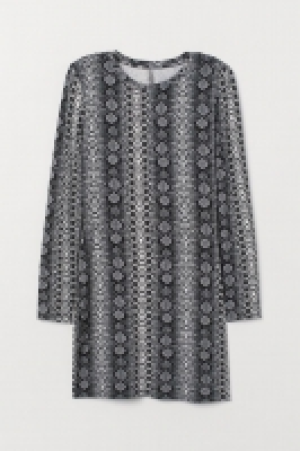 HM   Robe en jersey avec épaulettes