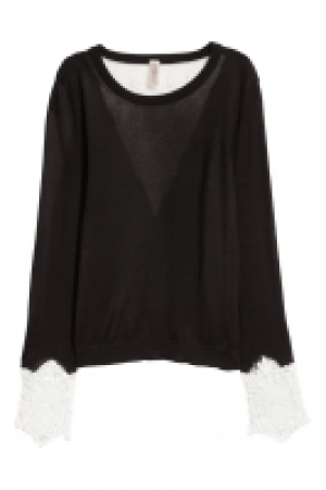  Pull avec détails en dentelle 11.99 €