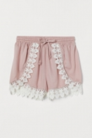 Short avec dentelle 11.99 €