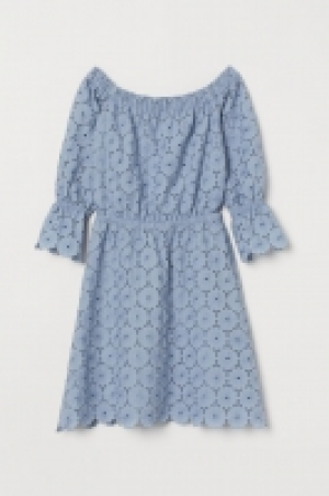 Robe épaules nues 18.99 €