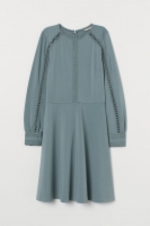 Robe en jersey avec dentelle 14.99 €