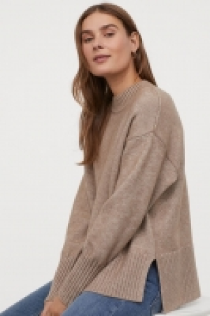 Pull 12.99 €