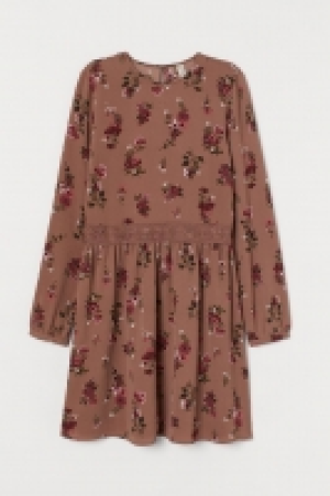 Robe avec rubans de dentelle 13.99 €