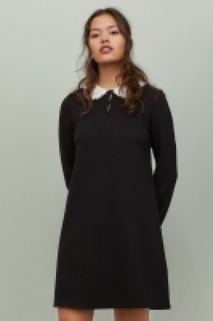 Robe avec col en dentelle 14.99 €