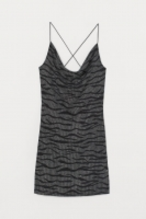 Robe scintillante 8.99 €