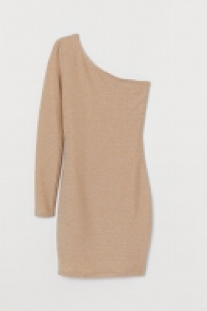 Robe à bretelle asymétrique 11.99 €