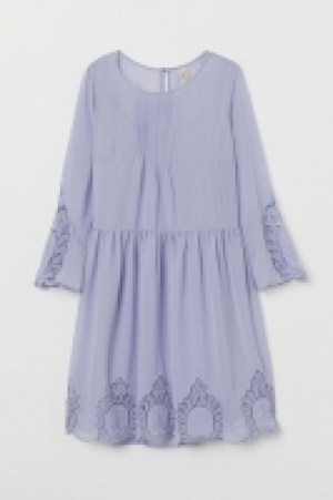 Robe avec dentelle 16.99 €