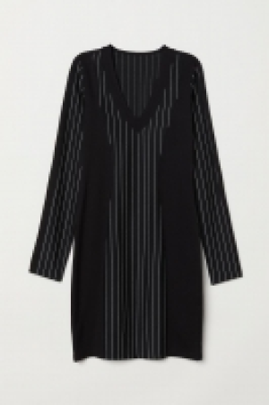 Robe en jersey à encolure en V 11.99 €