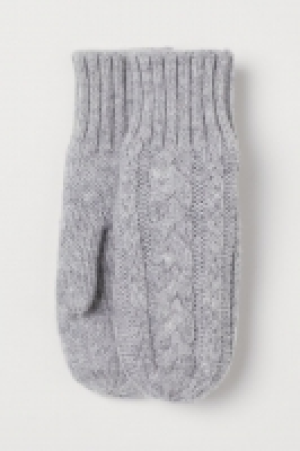 Moufles en maille torsadée 3.99 €