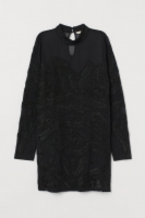 Robe avec perles fantaisie 48.99 €