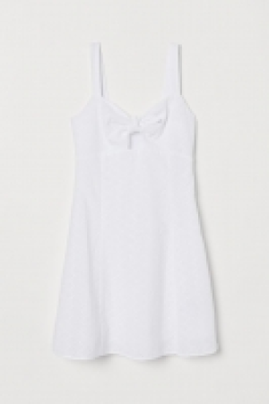 Robe avec broderie anglaise 11.99 €