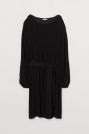 Robe avec ceinture à nouer 17.99 €