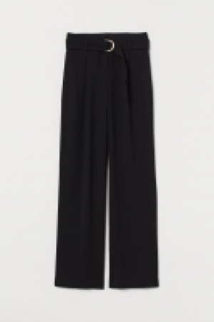 Pantalon avec ceinture 24.99 €