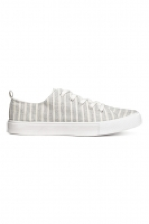 Tennis en toile 4.99 €