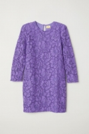 Robe courte en dentelle 23.99 €