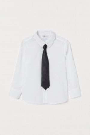 Chemise et cravate/nud 8.99 €
