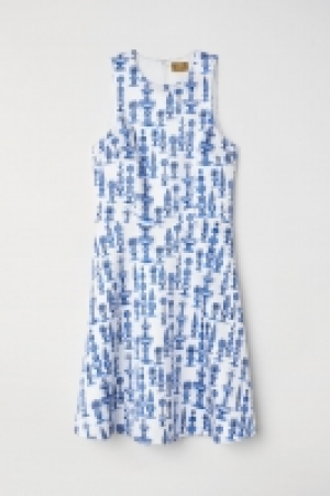 Robe en satin à motif 23.99 €
