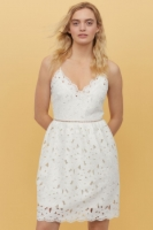 Robe en dentelle 24.99 €
