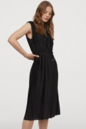 Robe plissée 14.99 €