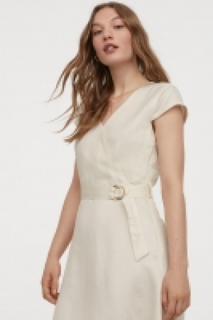 Robe avec ceinture 24.99 €