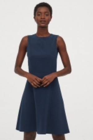 Robe à bords festonnés 17.99 €