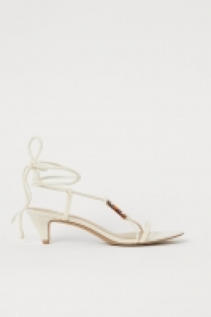 Sandales à brides 9.99 €