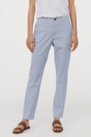 Chino en coton 17.99 €