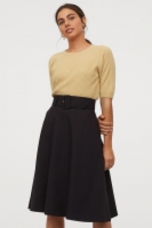 Jupe avec ceinture 24.99 €