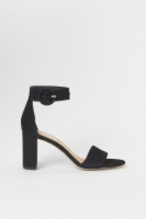 Sandales en suède 29.99 €