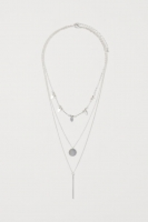 Collier à trois rangs 5.99 €