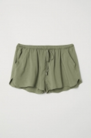 Short court en viscose 6.99 €