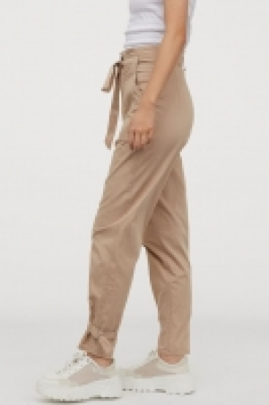 Pantalon avec ceinture à nouer 12.99 €