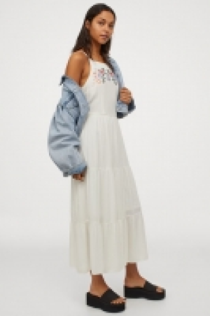 Robe brodée 29.99 €