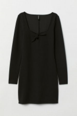 Robe ajustée 4.99 €