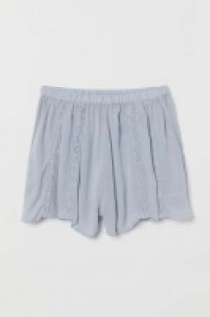 Short avec bords en dentelle 8.99 €