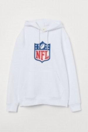 Sweat à capuche avec motif 17.99 €