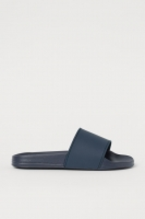 Pool shoes 8.99 €