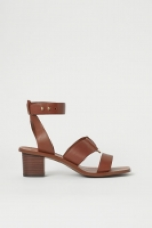 Sandales en cuir 34.99 €