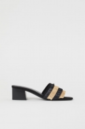 Sandales à franges 17.99 €
