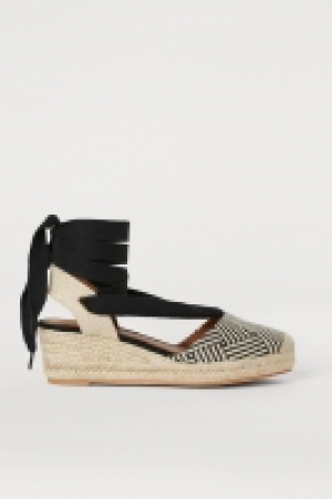 Espadrilles à talon compensé 17.99 €