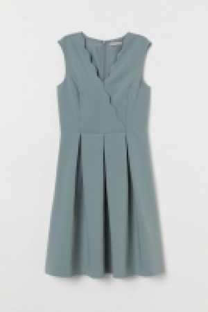 Robe à encolure en V 24.99 €