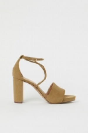 Sandales à brides 14.99 €